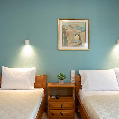 פלטמונס Manos Kritikakis Apartments מראה חיצוני תמונה