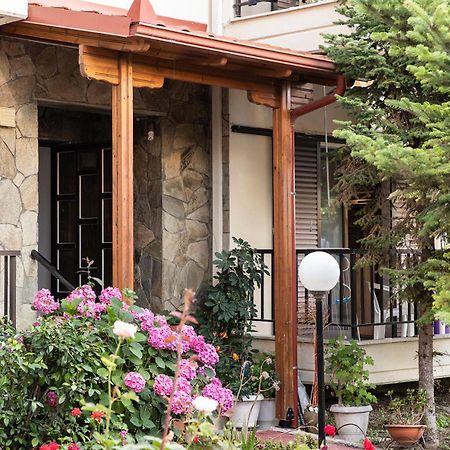 פלטמונס Manos Kritikakis Apartments מראה חיצוני תמונה