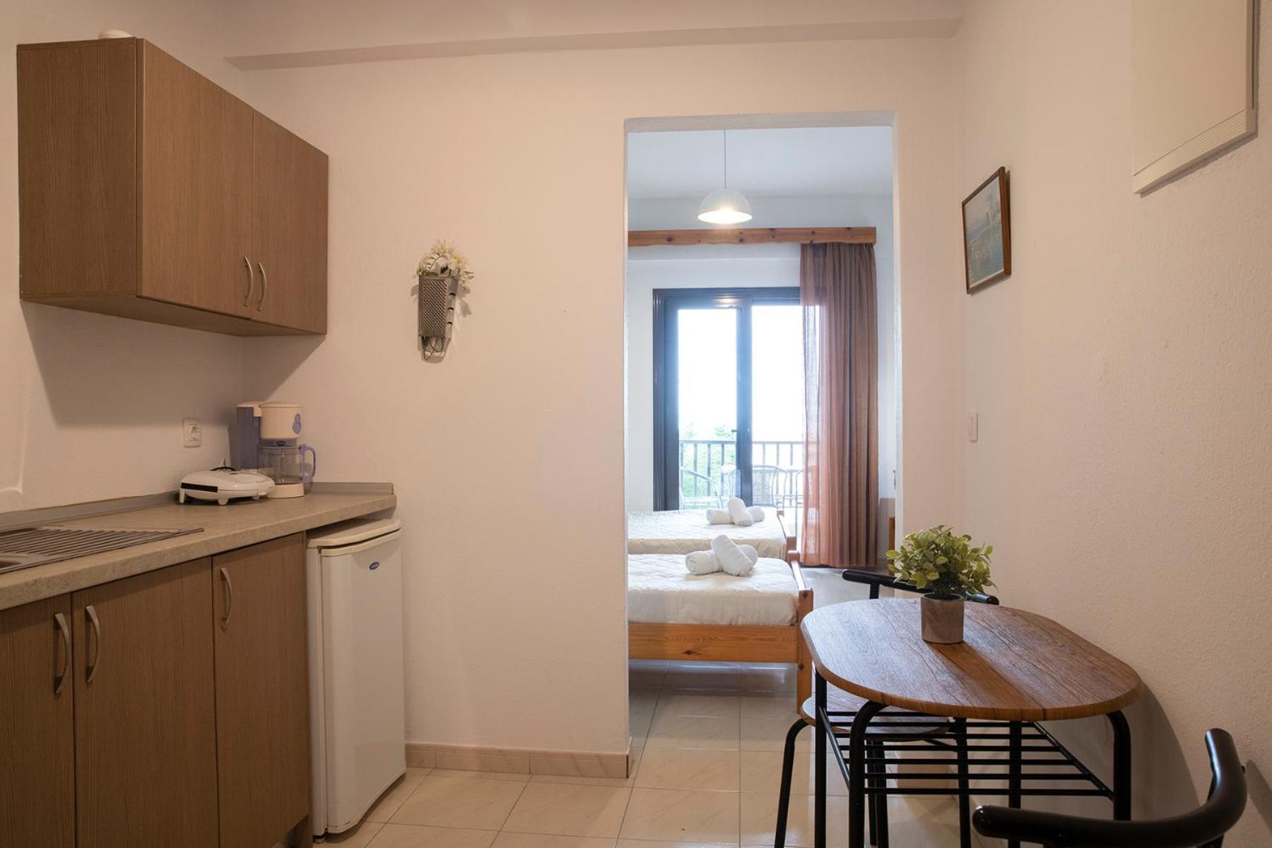 פלטמונס Manos Kritikakis Apartments מראה חיצוני תמונה