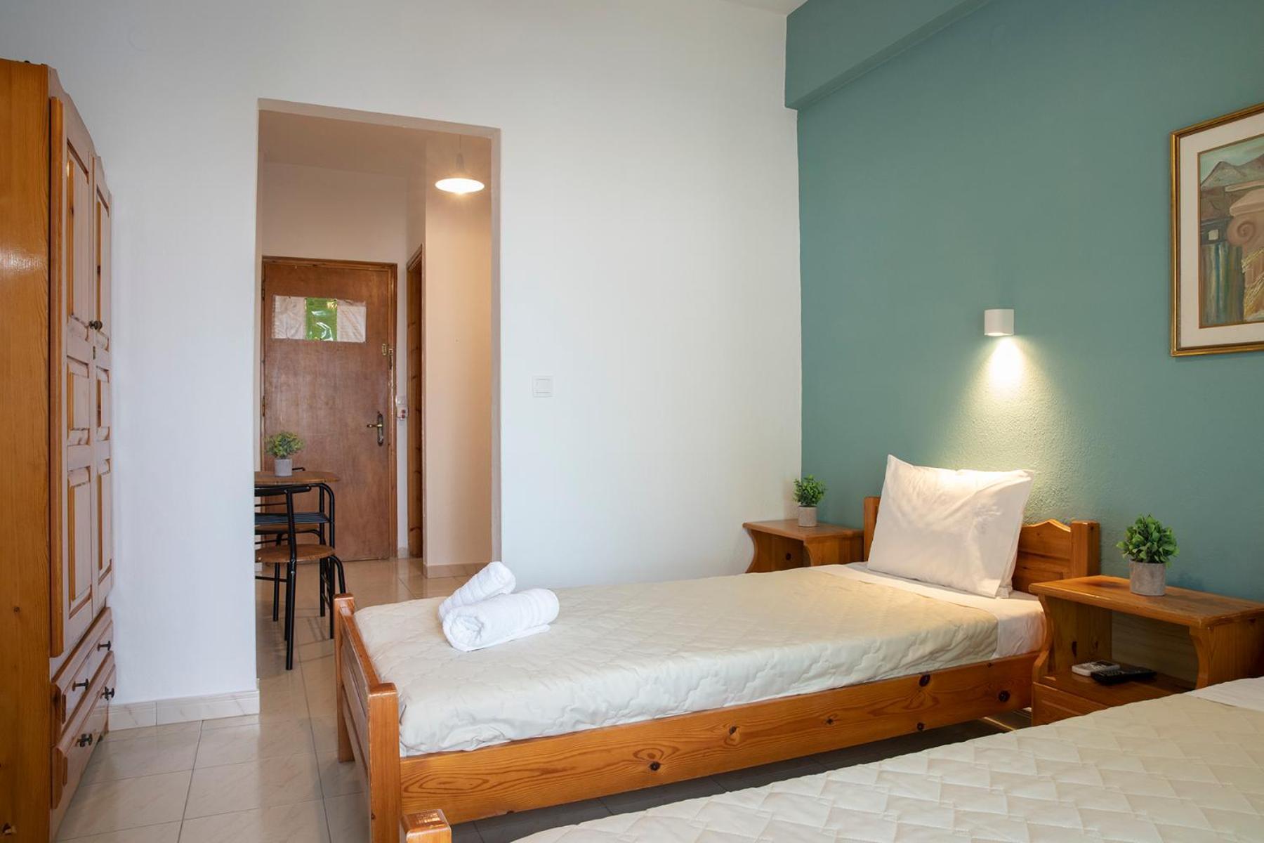 פלטמונס Manos Kritikakis Apartments מראה חיצוני תמונה