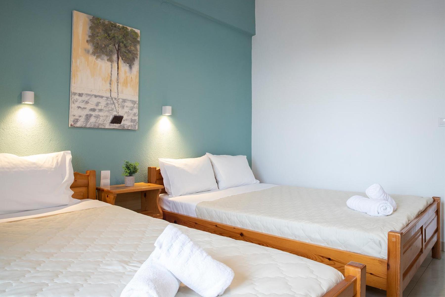 פלטמונס Manos Kritikakis Apartments מראה חיצוני תמונה