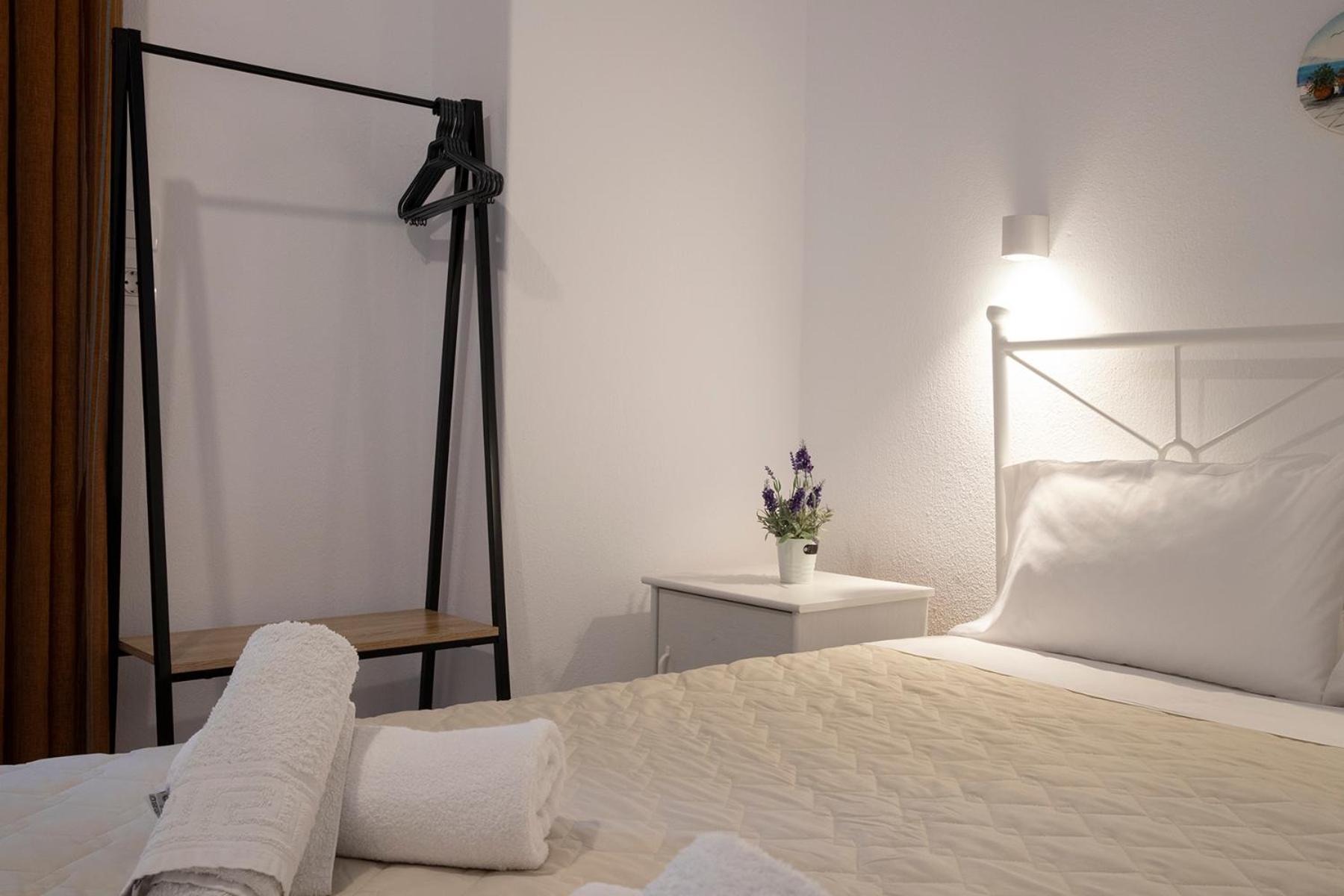 פלטמונס Manos Kritikakis Apartments מראה חיצוני תמונה