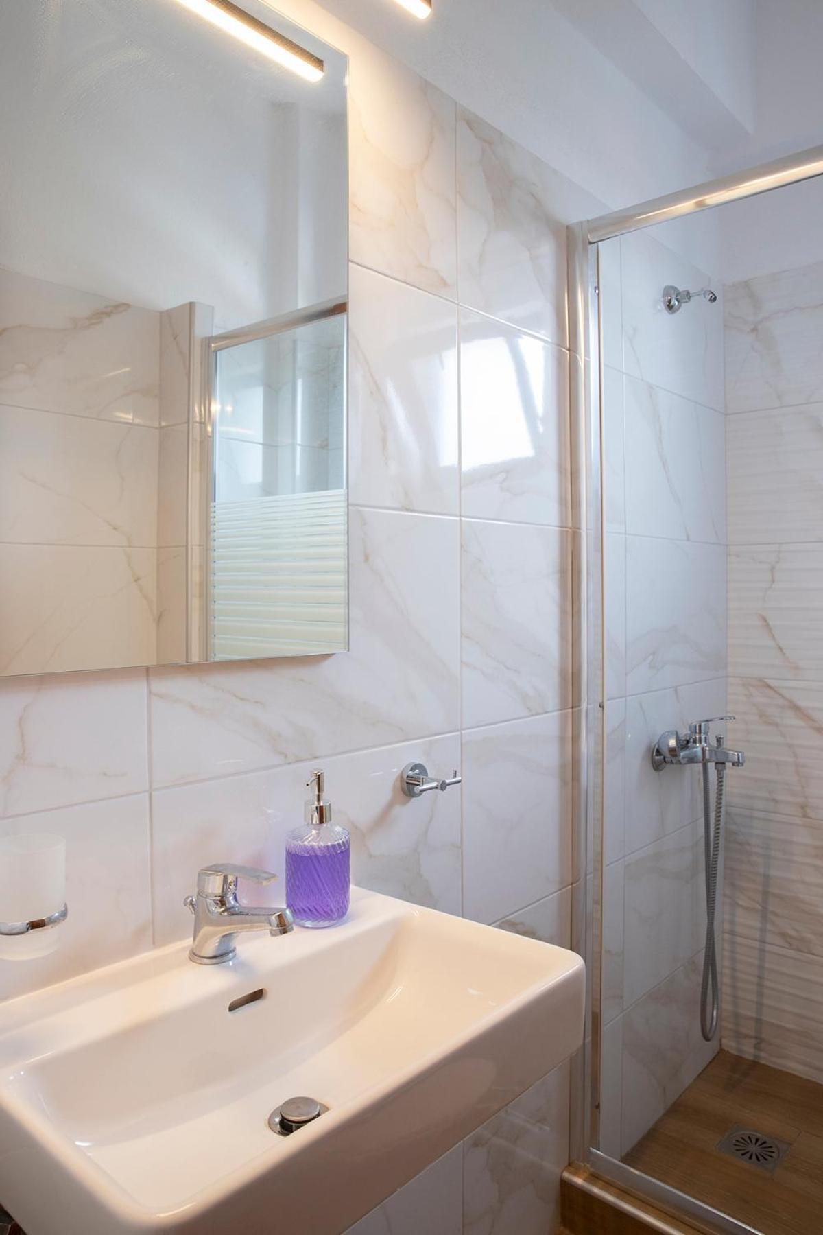 פלטמונס Manos Kritikakis Apartments מראה חיצוני תמונה