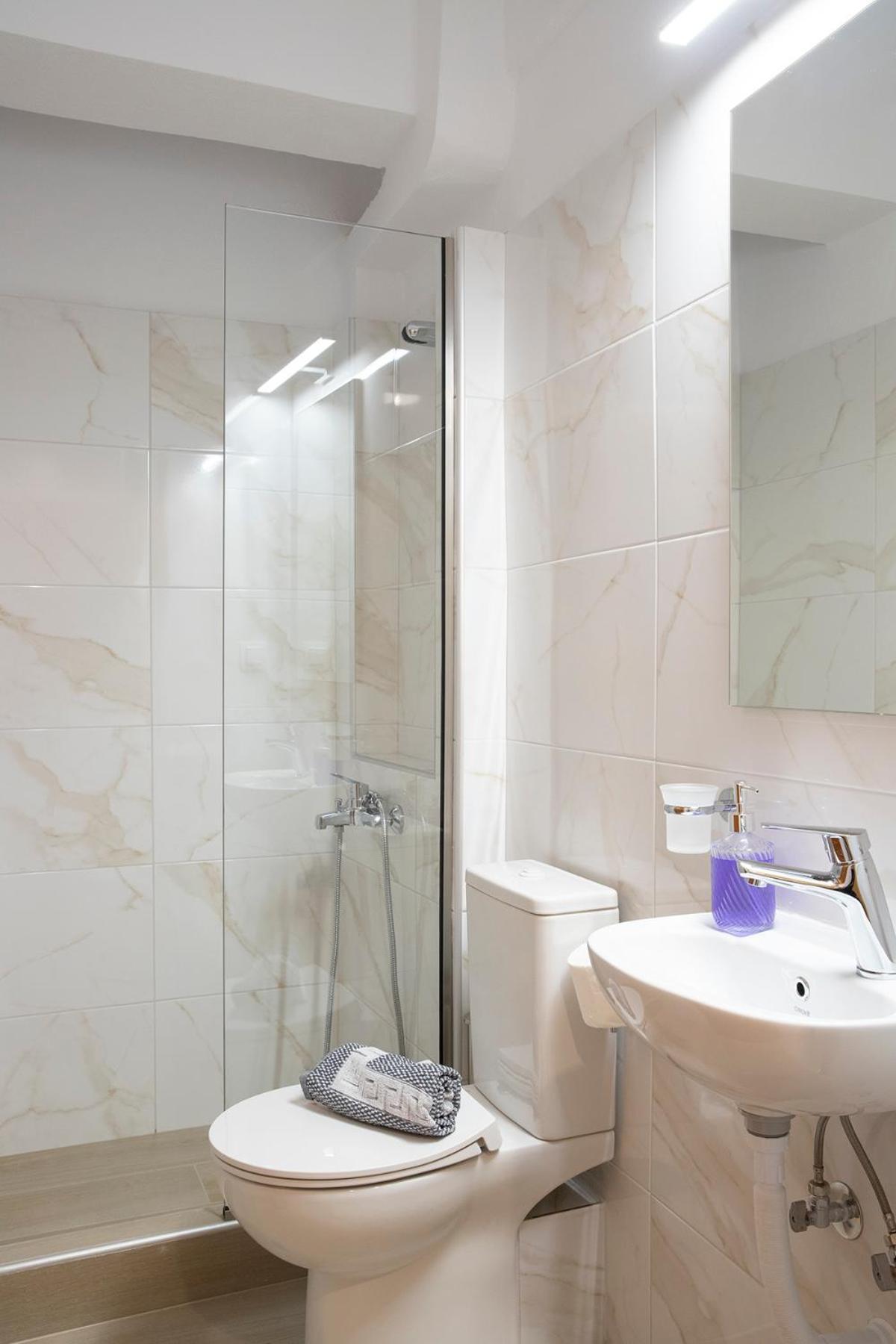 פלטמונס Manos Kritikakis Apartments מראה חיצוני תמונה