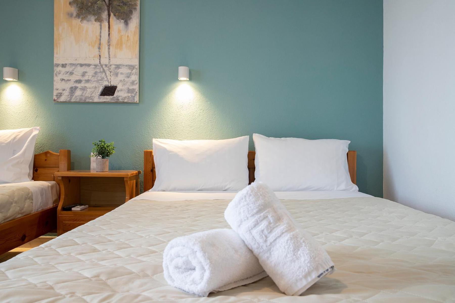 פלטמונס Manos Kritikakis Apartments מראה חיצוני תמונה