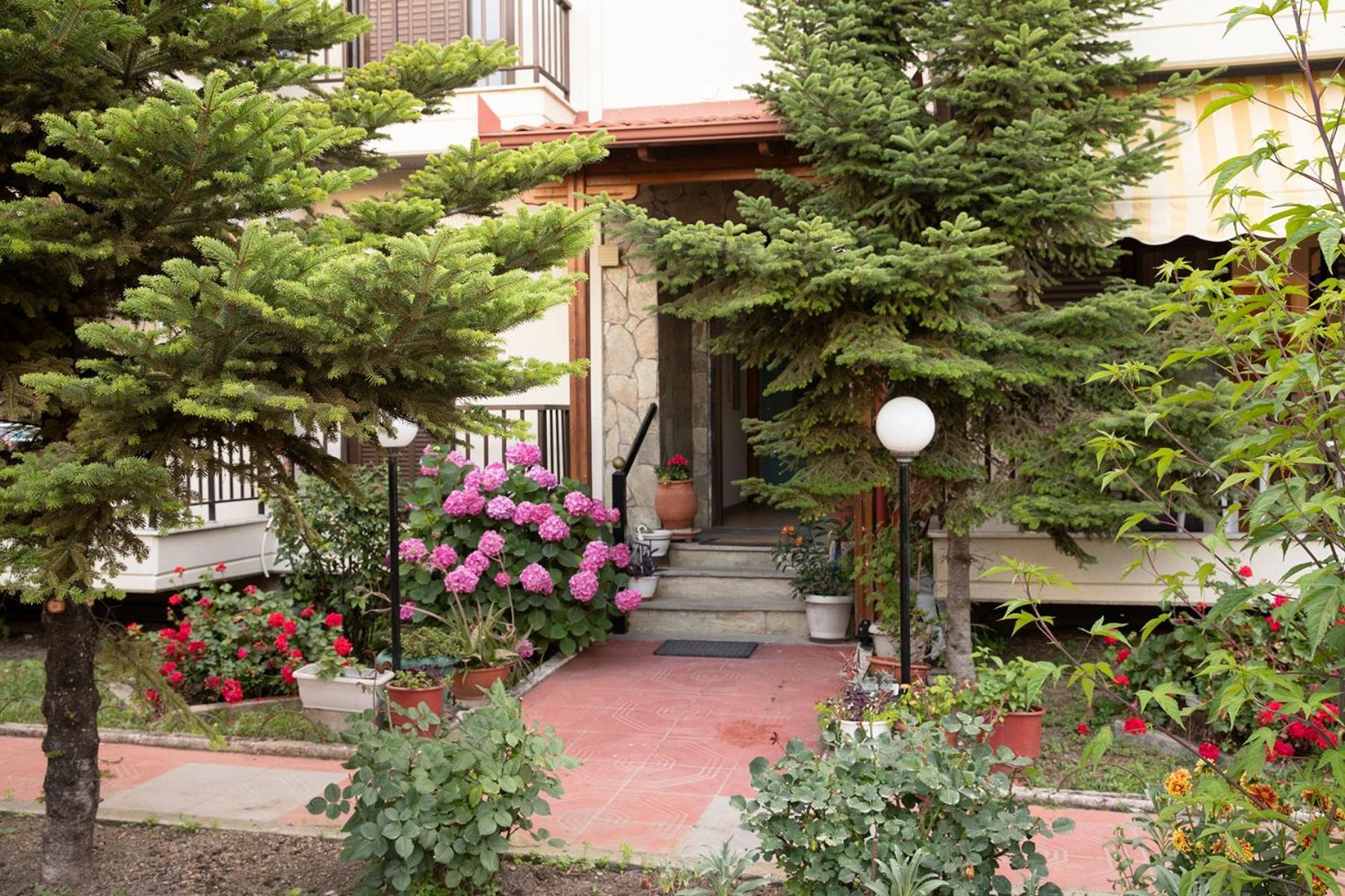 פלטמונס Manos Kritikakis Apartments מראה חיצוני תמונה