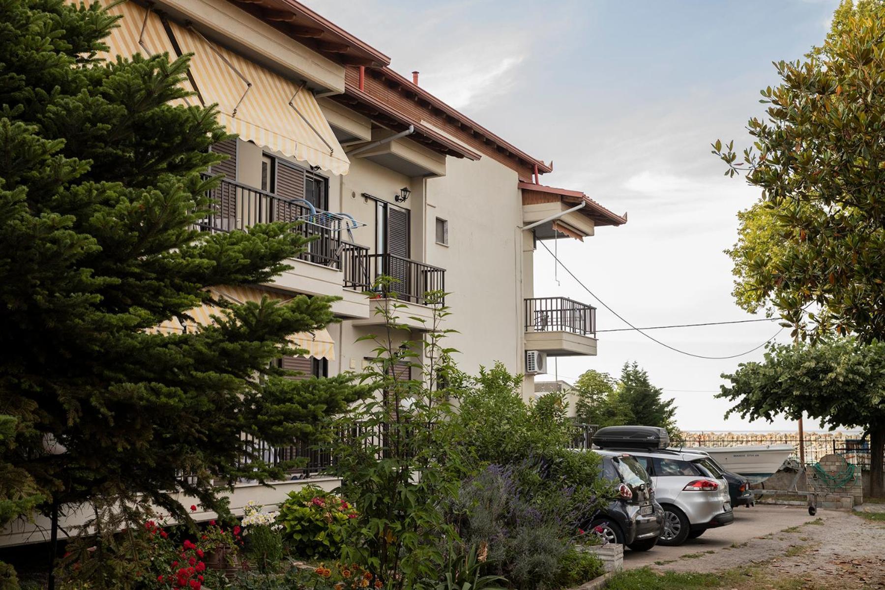 פלטמונס Manos Kritikakis Apartments מראה חיצוני תמונה
