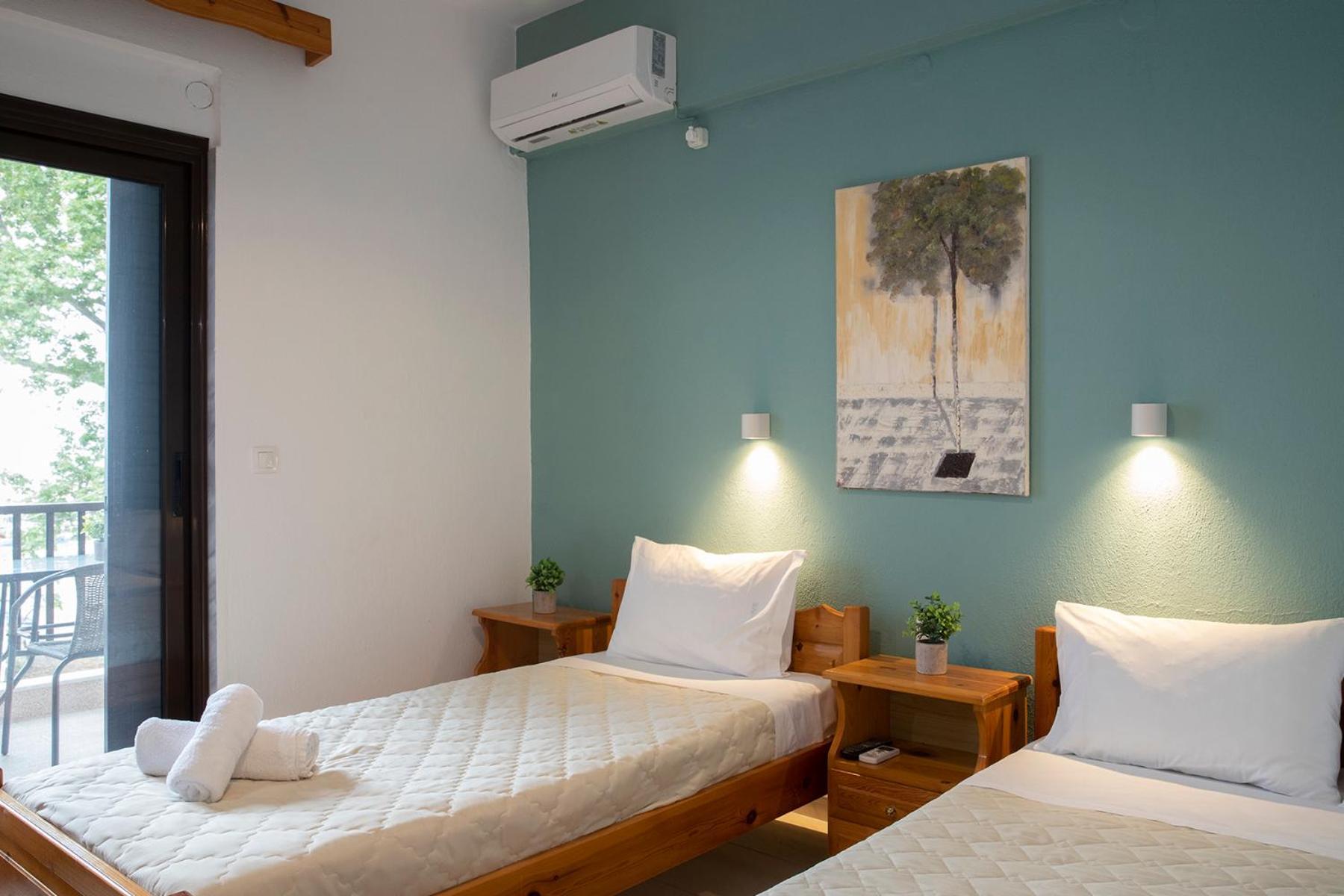 פלטמונס Manos Kritikakis Apartments מראה חיצוני תמונה