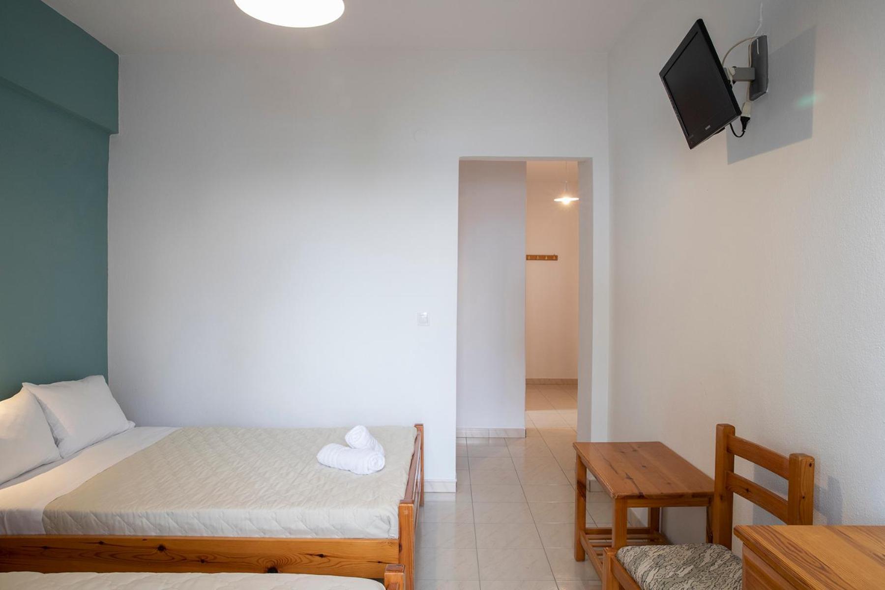 פלטמונס Manos Kritikakis Apartments מראה חיצוני תמונה